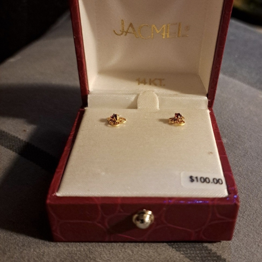 14kgold ruby stud earrings - Picture 3 of 4